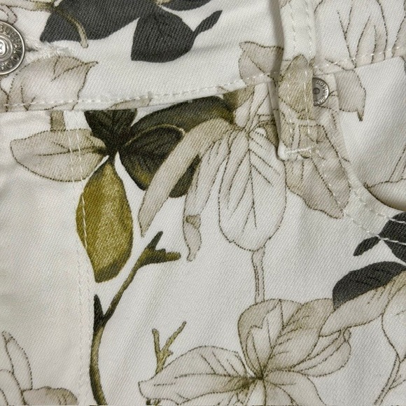 Buffalo David Bitton Floral Print White Cropped Pants Women's Size 12 - Picture 5 of 11